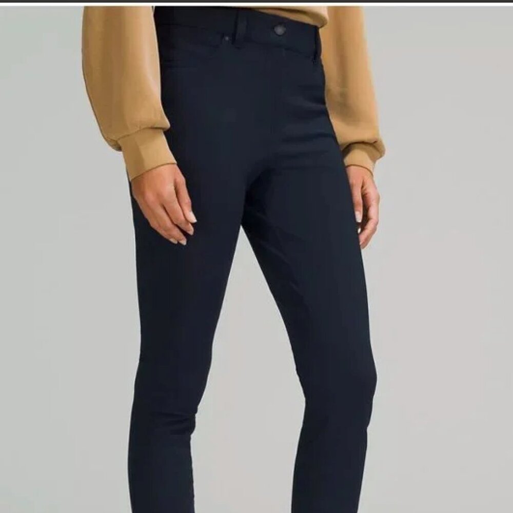 Lululemon City Sleek 5 pocket pants in Navy Size 30